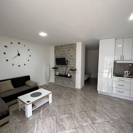 Aurora Apartment Сомбор Экстерьер фото