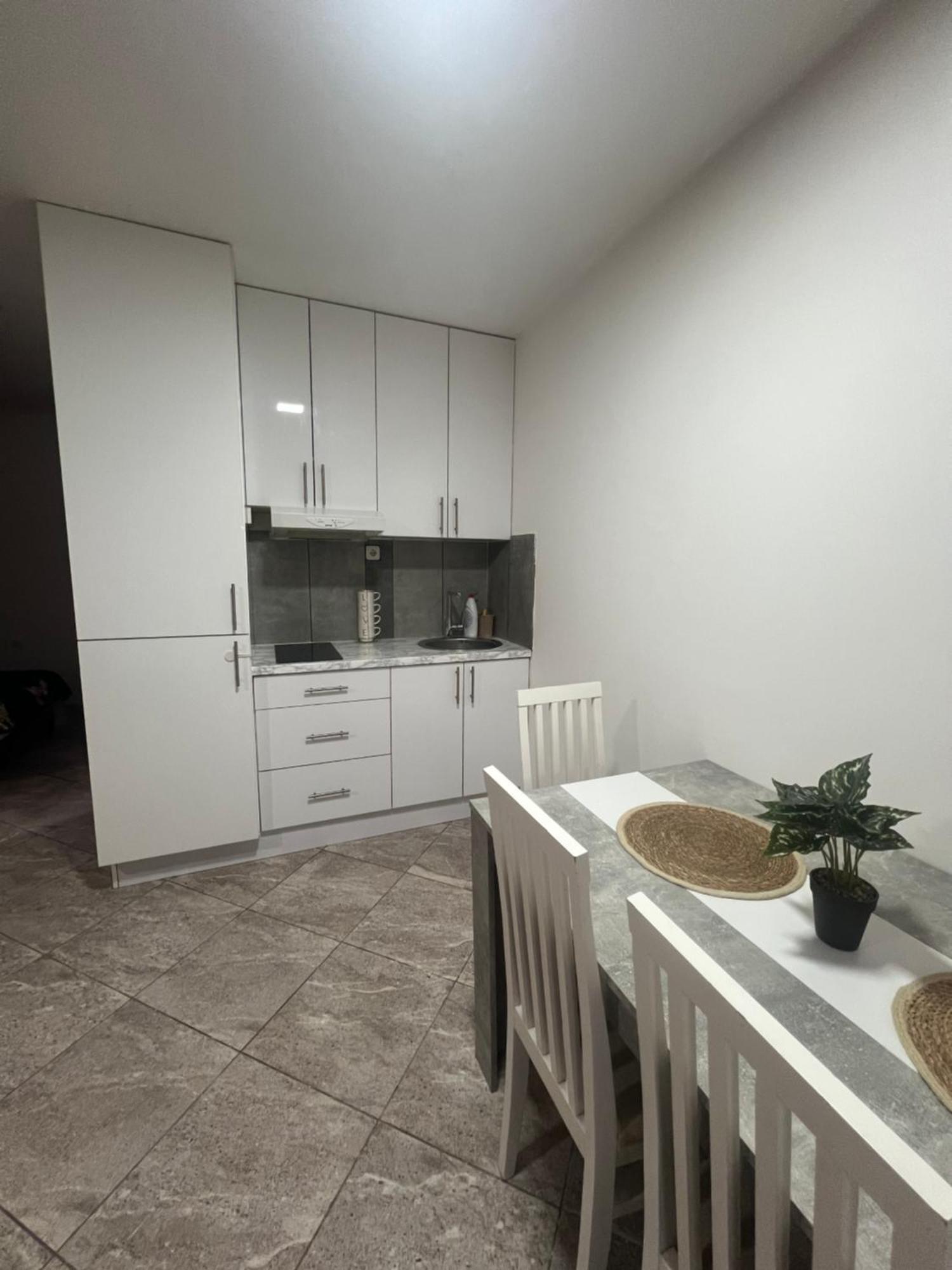 Aurora Apartment Сомбор Экстерьер фото