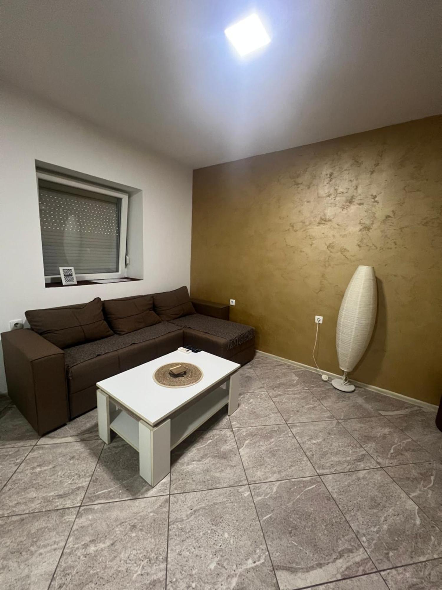 Aurora Apartment Сомбор Экстерьер фото